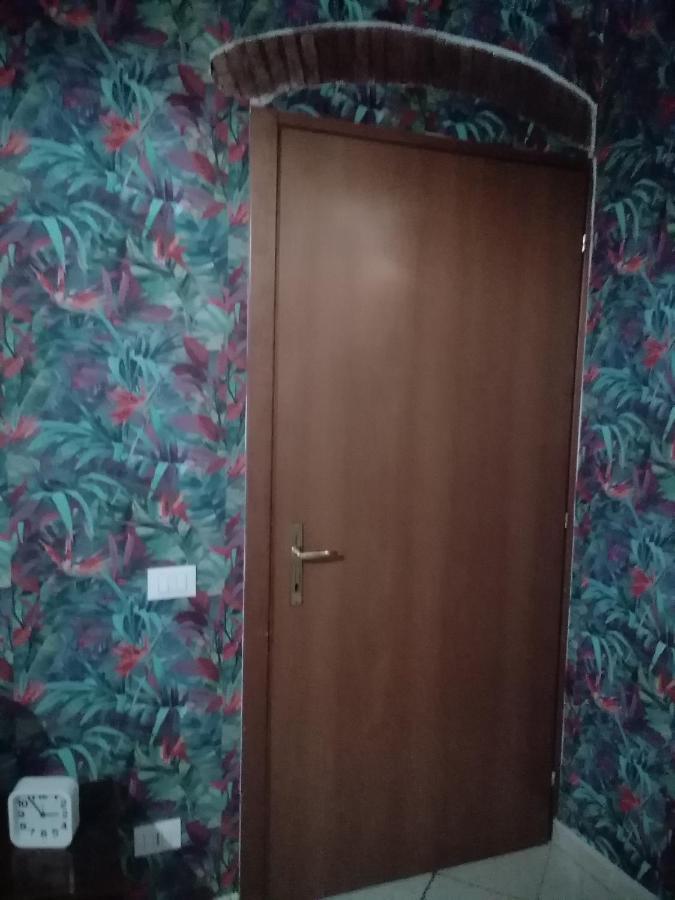 利沃诺Casina Del Porto别墅 外观 照片